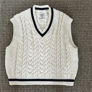 Aritzia Sunday best sweater vest